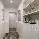 게스트하우스 Spanish Steps Oasis 4*