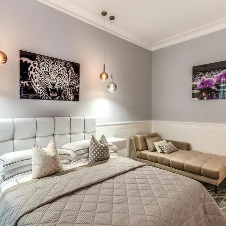 Pensjonat Spanish Steps Oasis 4*