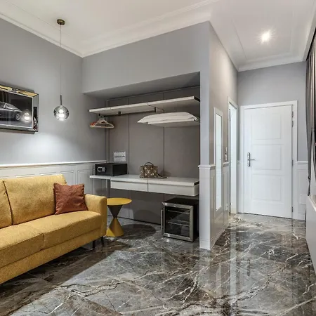 Spanish Steps Oasis