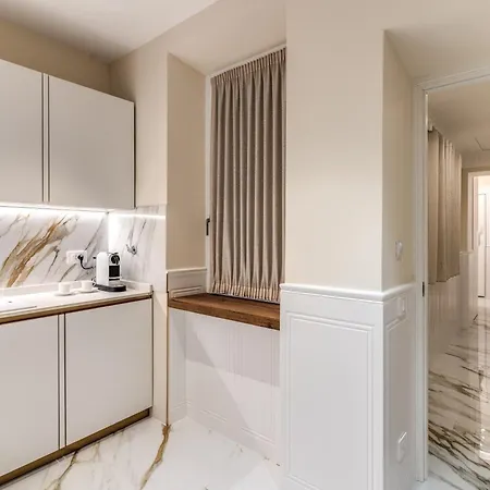 Spanish Steps Oasis 4* 로마