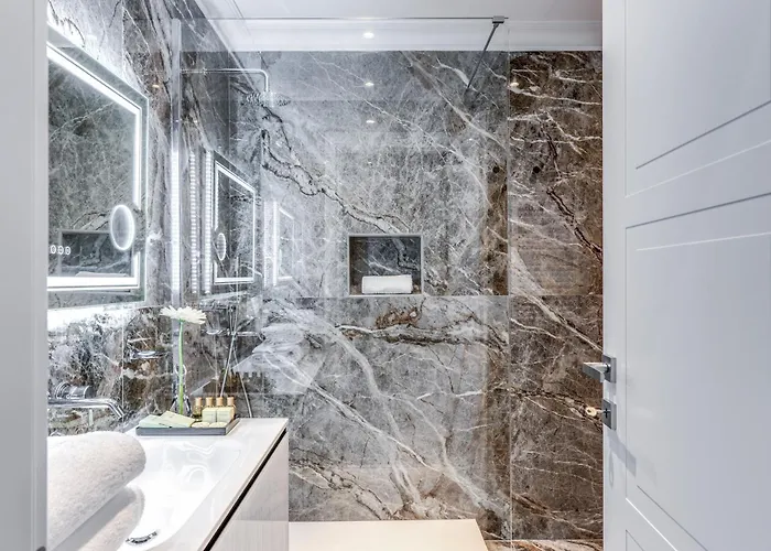 Spanish Steps Oasis Roma