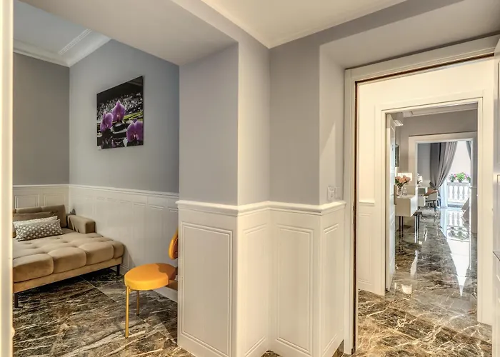 Spanish Steps Oasis Affittacamere 4*