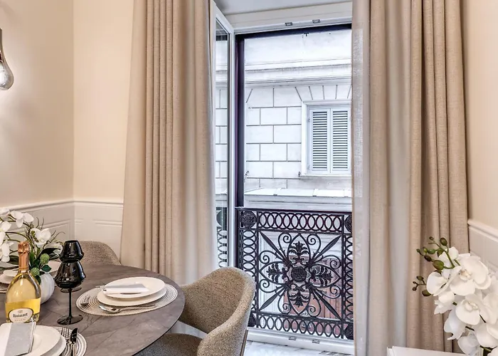 Spanish Steps Oasis Vendégház 4*